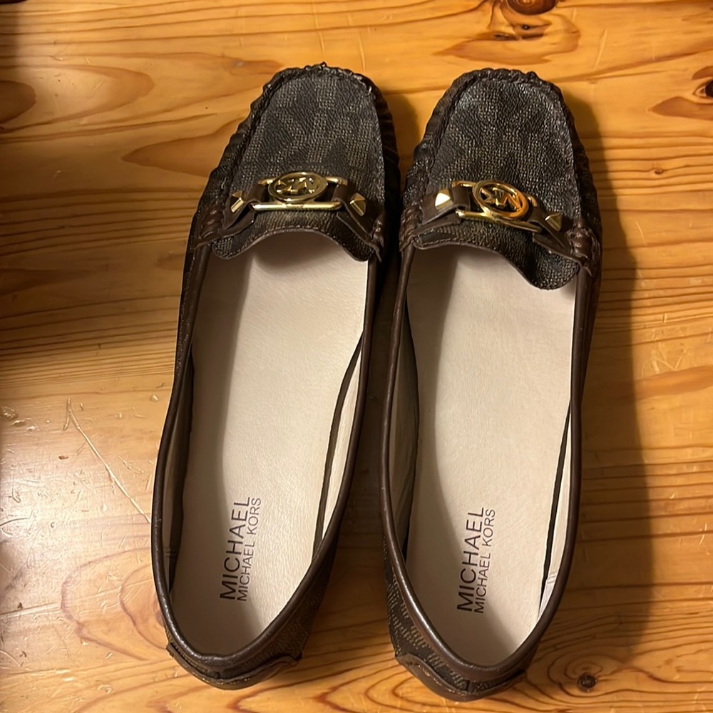 Michael Kor flats